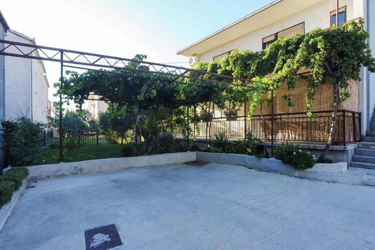 Apartments With A Parking Space Kastel Kambelovac, Kastela - 21997 المظهر الخارجي الصورة